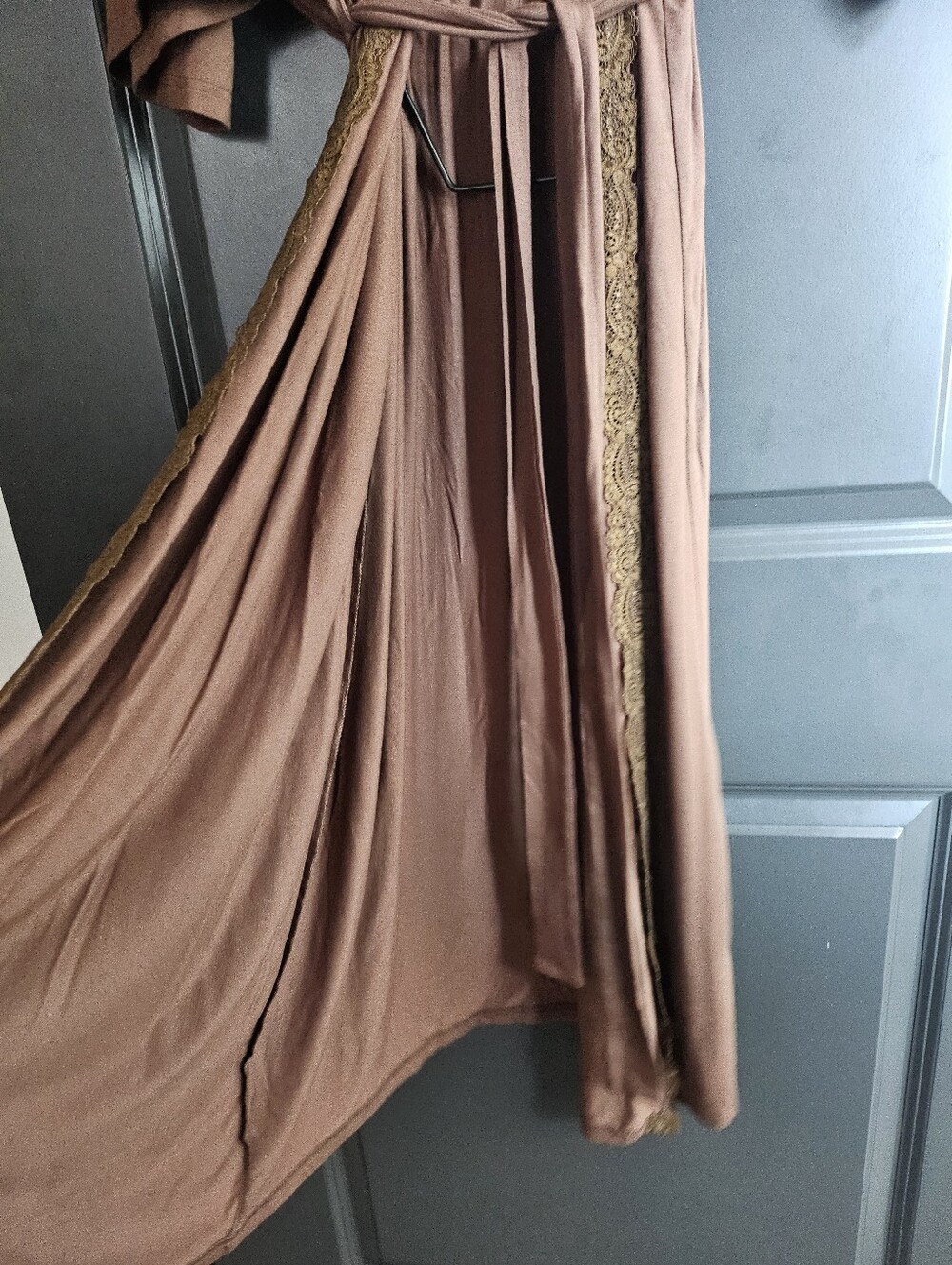 Brown Robe - Picture 3 of 6
